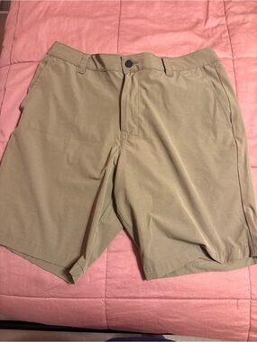 Banana Republic Men's Flat Front Shorts - Tan